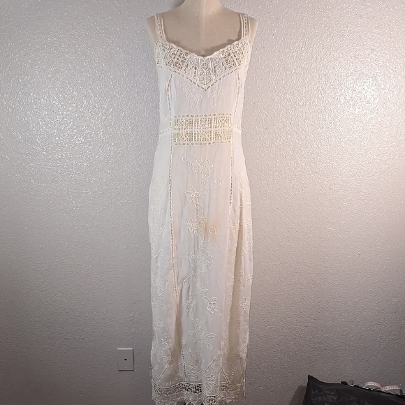 Yoana Baraschi Dresses & Skirts - Yoana Baraschi Elegant Cream Lace Maxi Dress